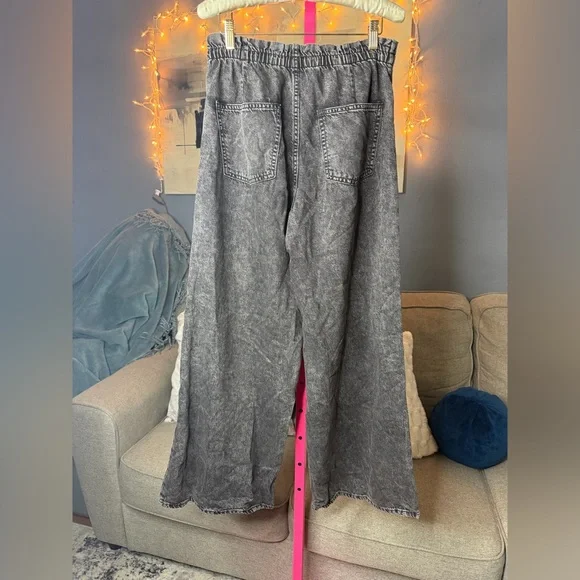 Gap Mid Rise Pull-On SuperLight Baggy Jeans size small 🤍 - Picture 6 of 7